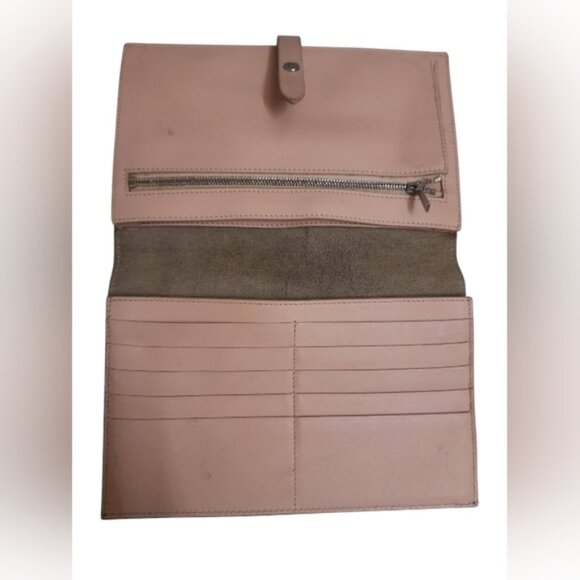 Celine - LARGE STRAP WALLET IN GRAINED CALFSKIN in Light Taupe - Picture 2 of 16